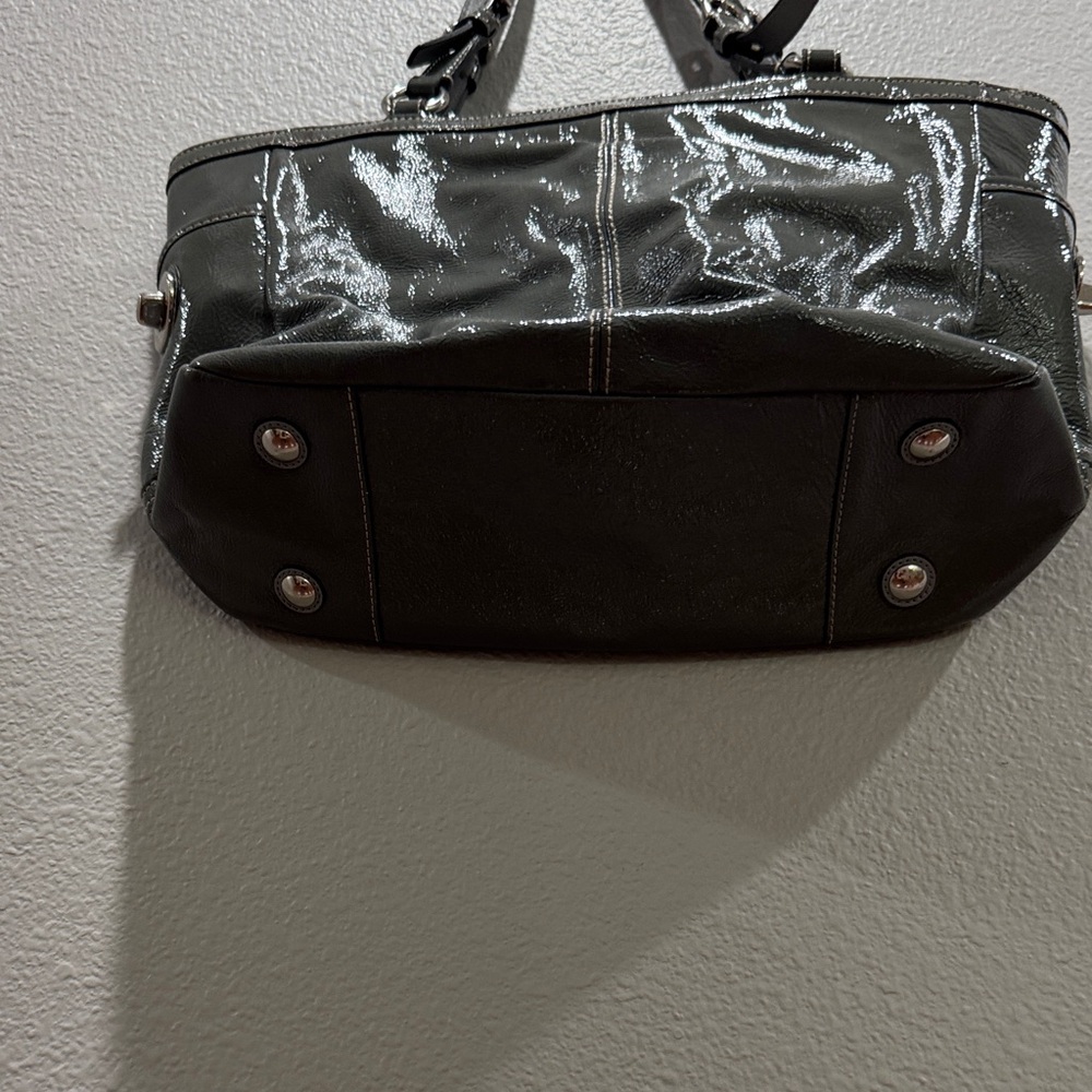 π©Ά Coach Stunning Gray Shoulder Bag with Light Blue Interior π©΅ - Picture 5 of 8